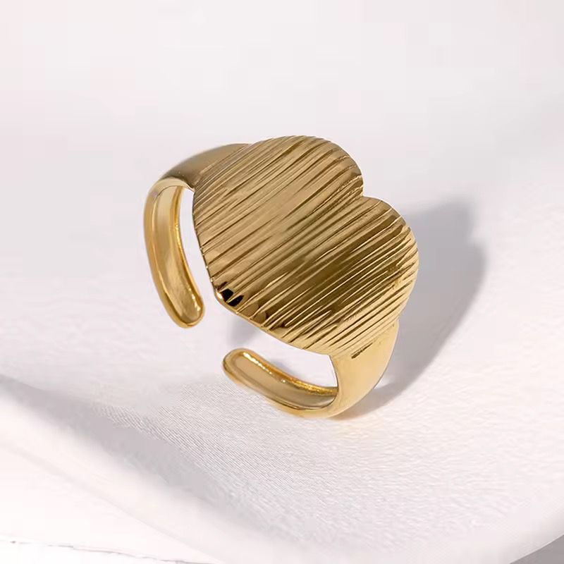 Maisy Heart ring- 18K Gold Anti-Tarnish