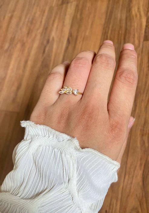Saiya Minimal Flower ring- 18K Gold Anti-Tarnish