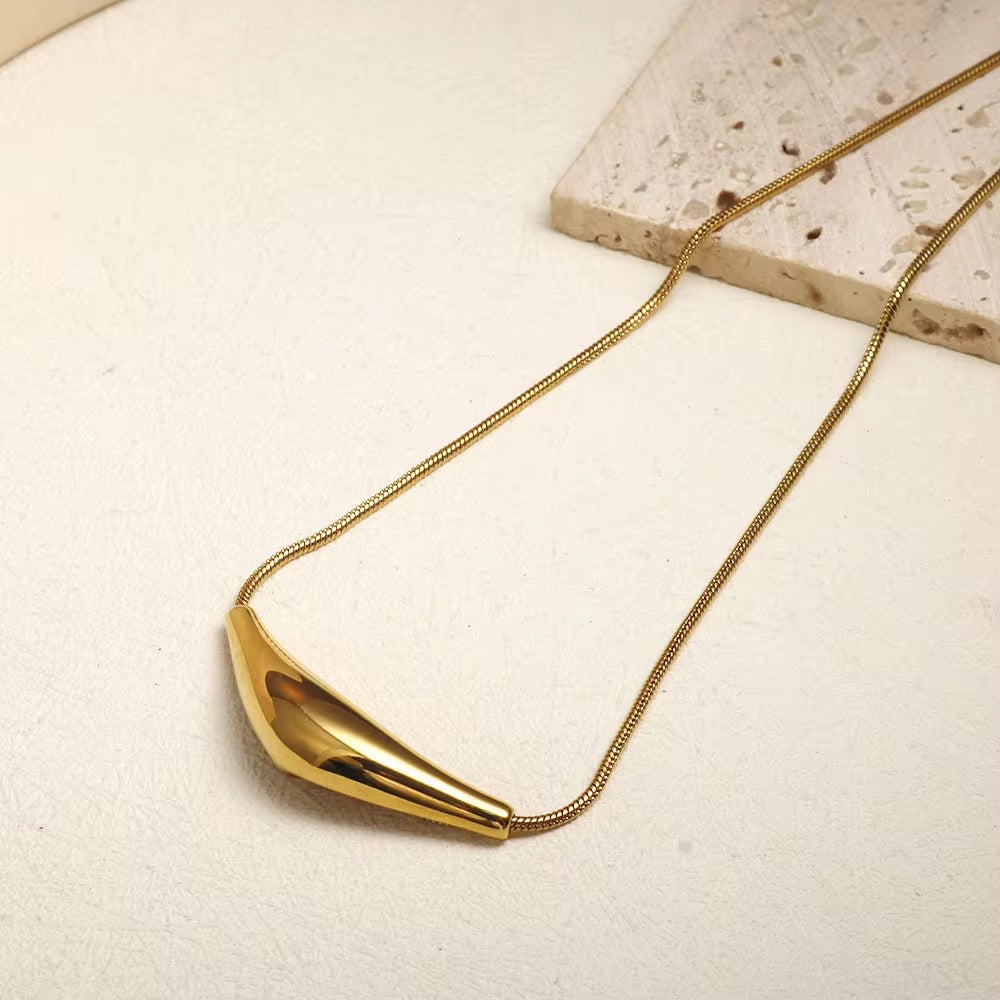 Alicia Solis Necklace - 18K Gold Anti-Tarnish