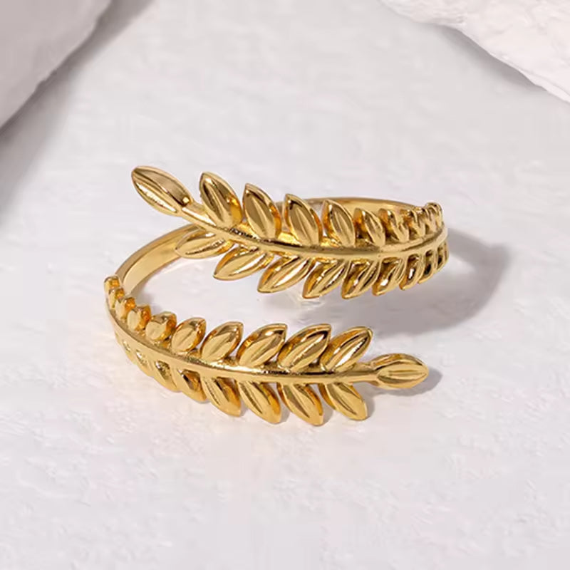 Gia Leaf Ring - 18K Gold Anti-Tarnish