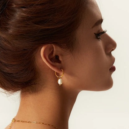 Anna Star Huggies - 18K Gold Anti-Tarnish