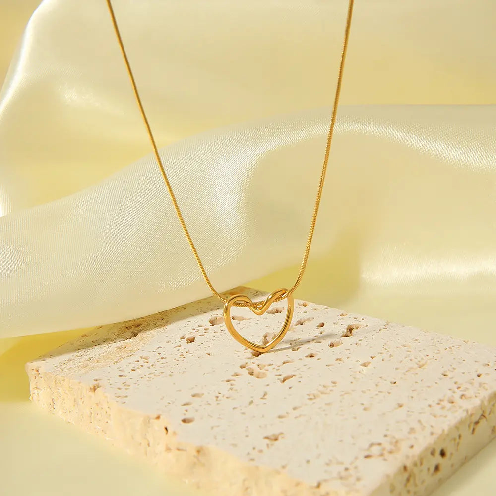Serena Heart Necklace - 18K Gold Anti-Tarnish