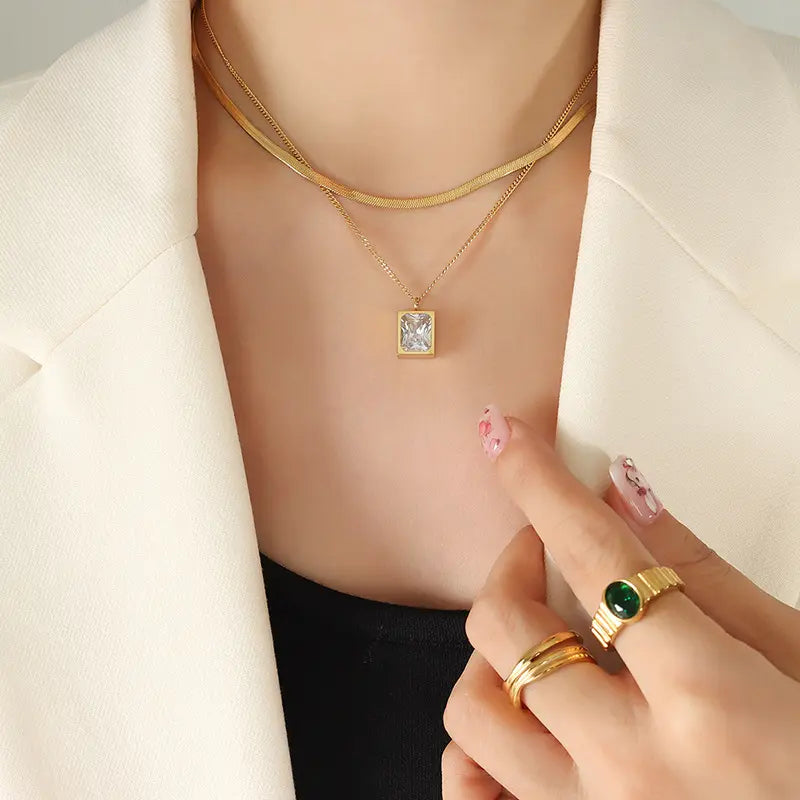 Magnolia Luxe Pendant – 18K Gold Anti-Tarnish Necklace