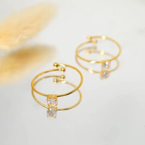 Rivana Minimalistic Ring - 18K Gold Anti-Tarnish