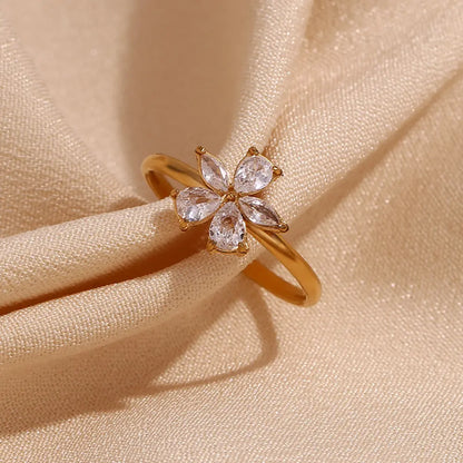 Tulia Flower Ring - 18K Gold Plated