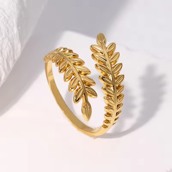 Gia Leaf Ring - 18K Gold Anti-Tarnish