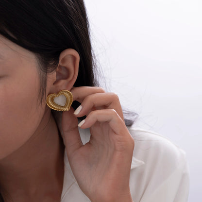 Nikki Pearl Heart Earrings - 18K Gold Anti-Tarnish