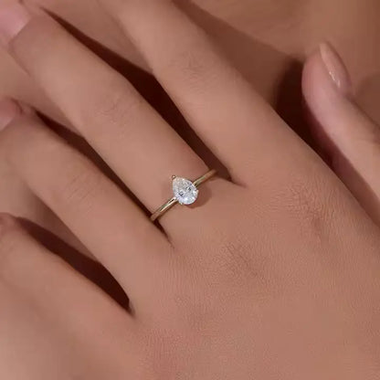 Navi Minimal Flower ring- 18K Gold Anti-Tarnish