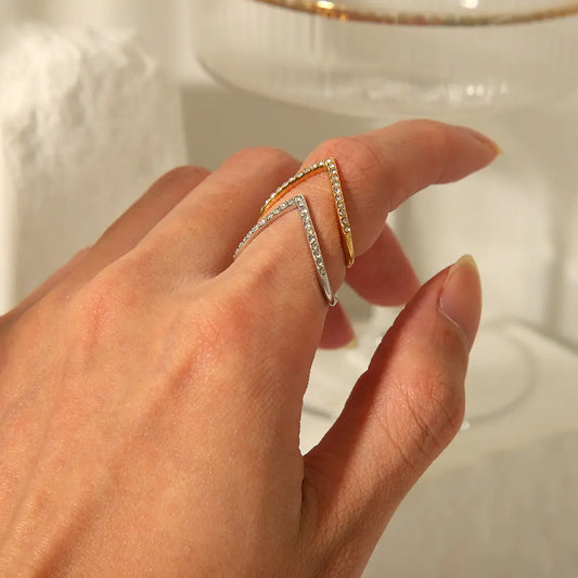 Rahi Minimal Flower ring- 18K Gold Anti-Tarnish