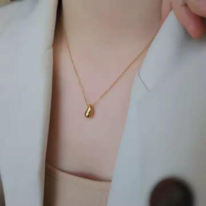 Jamie Tear Pendant Necklace – 18K Gold Anti-Tarnish