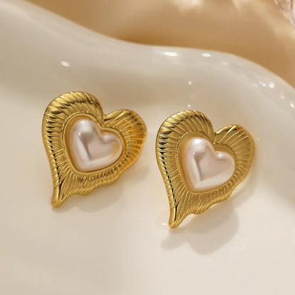 Nikki Pearl Heart Earrings - 18K Gold Anti-Tarnish