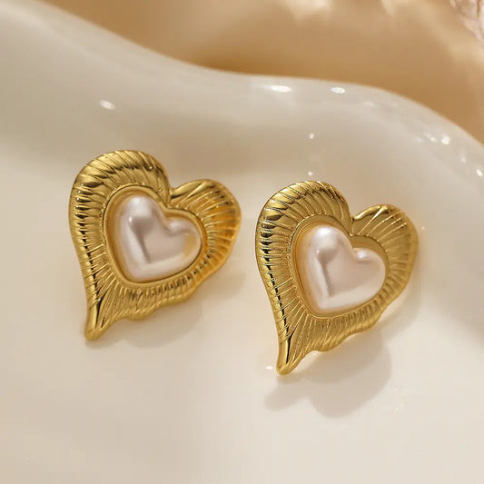 Nikki Pearl Heart Earrings - 18K Gold Anti-Tarnish