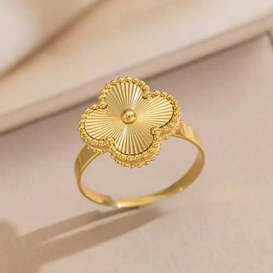 Rory Clover ring- 18K Gold Anti-Tarnish