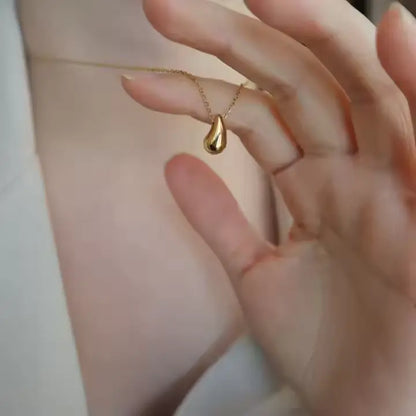 Jamie Tear Pendant Necklace – 18K Gold Anti-Tarnish