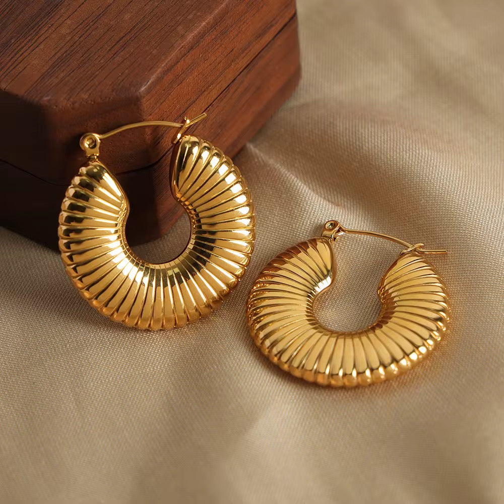 Sara Luxe Hoops - 18K Gold Anti-Tarnish