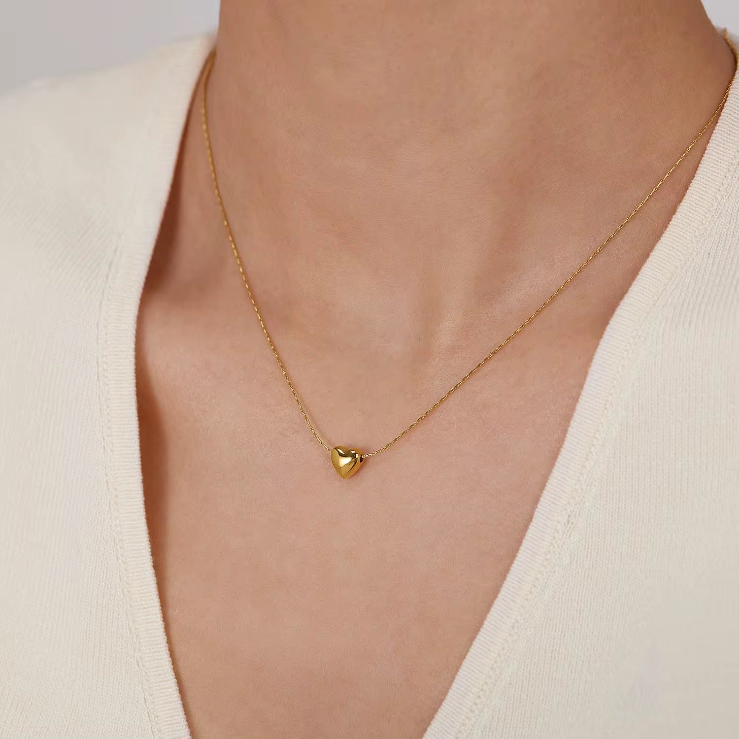 Sylvia Heart Necklace - 18K Gold Anti-Tarnish