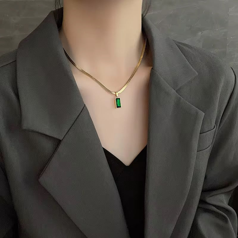 Nahla Emerald Glow Necklace - 18K Gold Anti-Tarnish