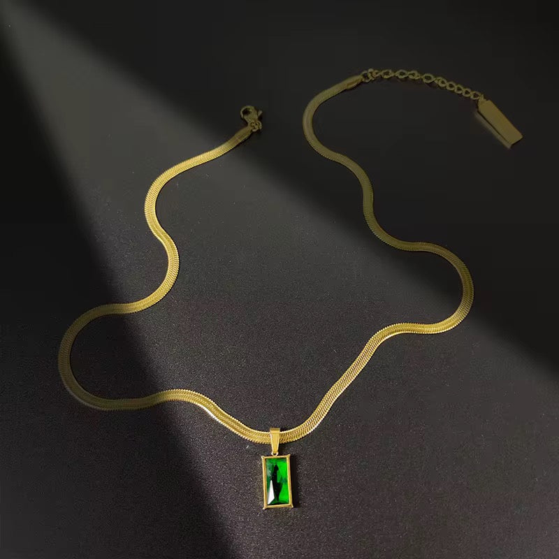 Nahla Emerald Glow Necklace - 18K Gold Anti-Tarnish