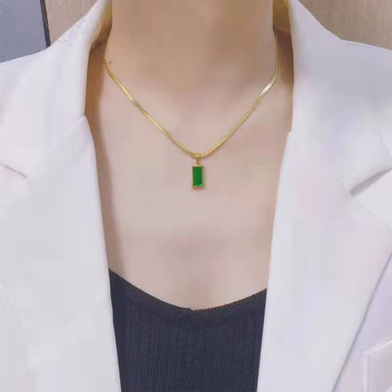Nahla Emerald Glow Necklace - 18K Gold Anti-Tarnish
