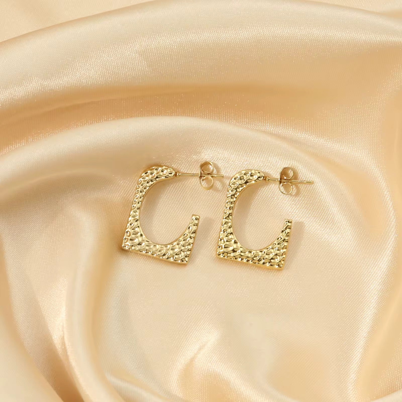 Celeste Luxe Hoop Earrings - 18K Gold Anti-Tarnish