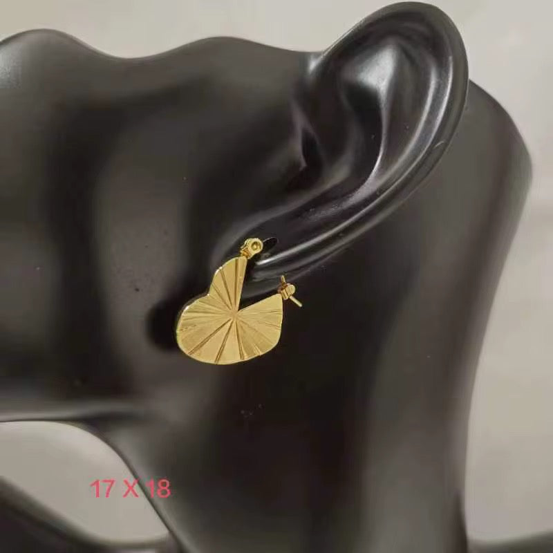 Mila Amora Hoops - 18K Gold Anti-Tarnish