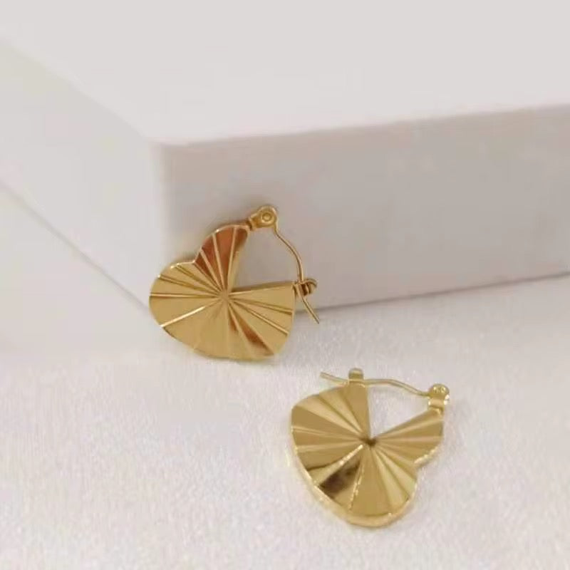 Mila Amora Hoops - 18K Gold Anti-Tarnish