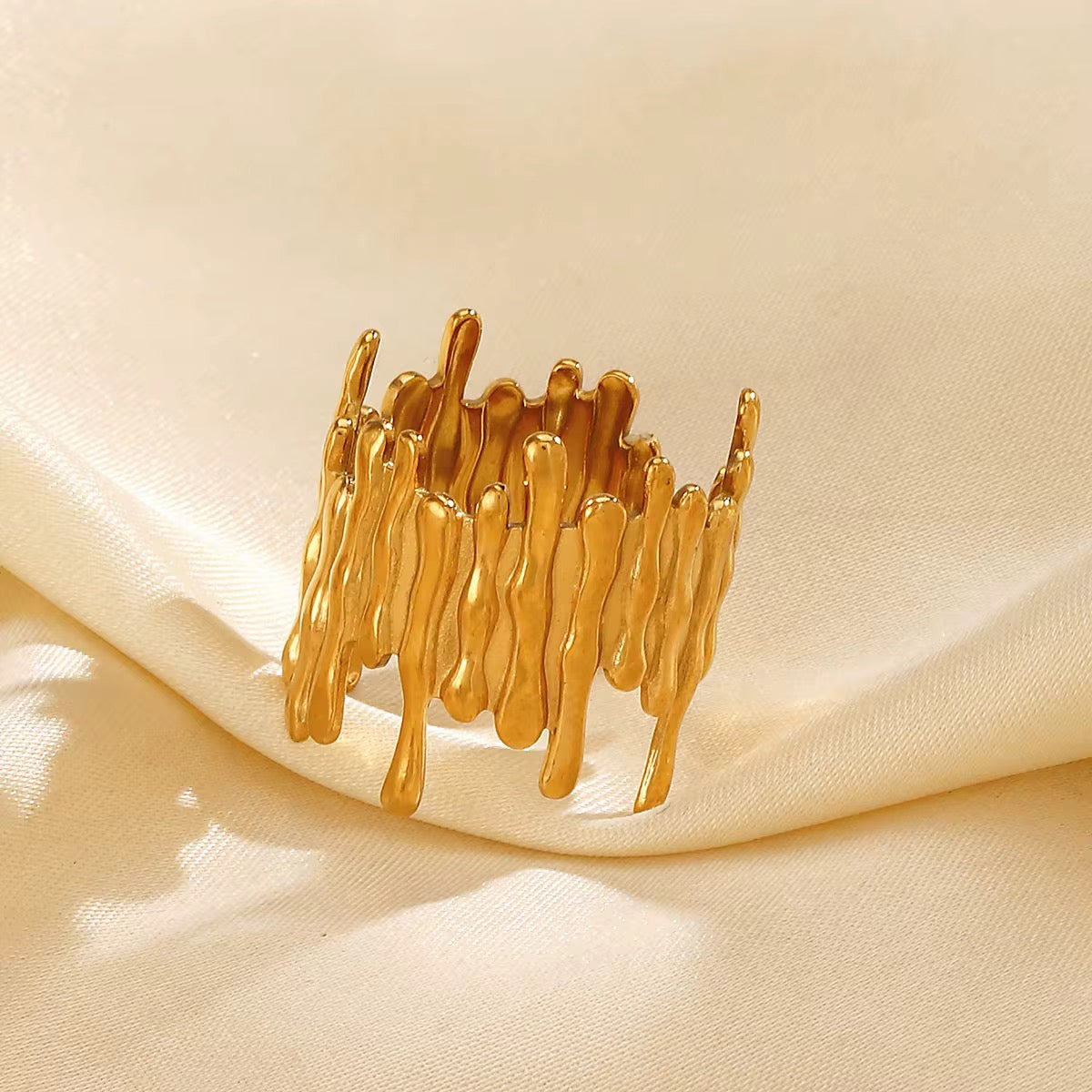 Zaria Drip Ring - 18K Gold Anti-Tarnish