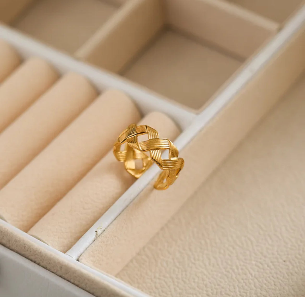 Lucy Woven Ring - 18K Gold Anti-Tarnish