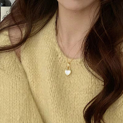 Daisy Noir Heart Necklace - 18K Gold Anti-Tarnish