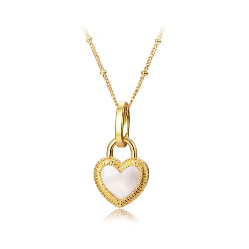 Daisy Noir Heart Necklace - 18K Gold Anti-Tarnish