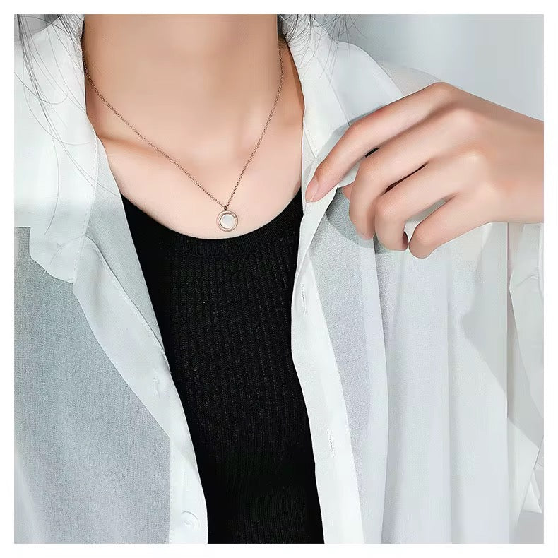 Zaria Dual-Sided Rose Necklace - 18K Gold Anti-Tarnish