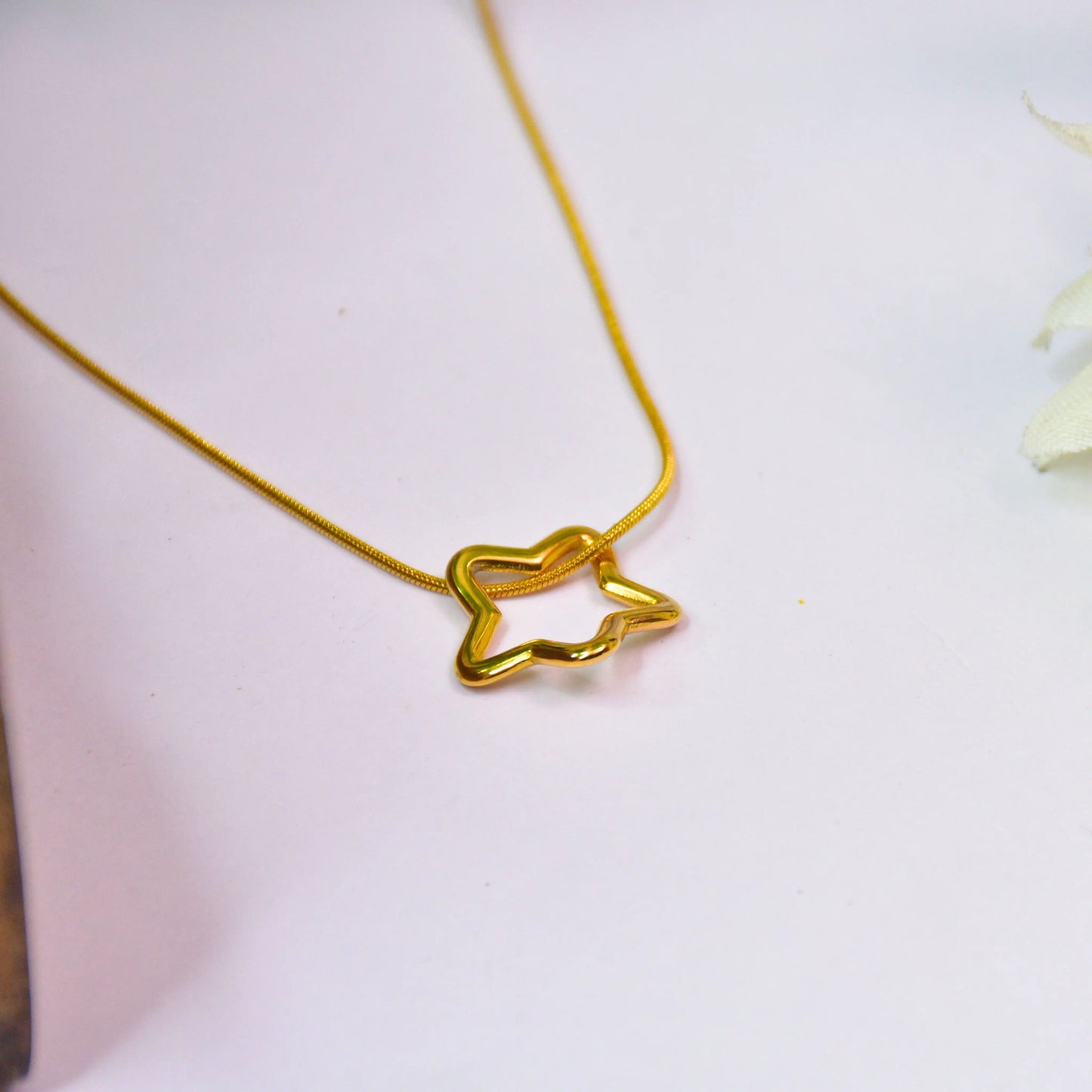 Gina Starflower Necklace - 18K Gold Anti-Tarnish