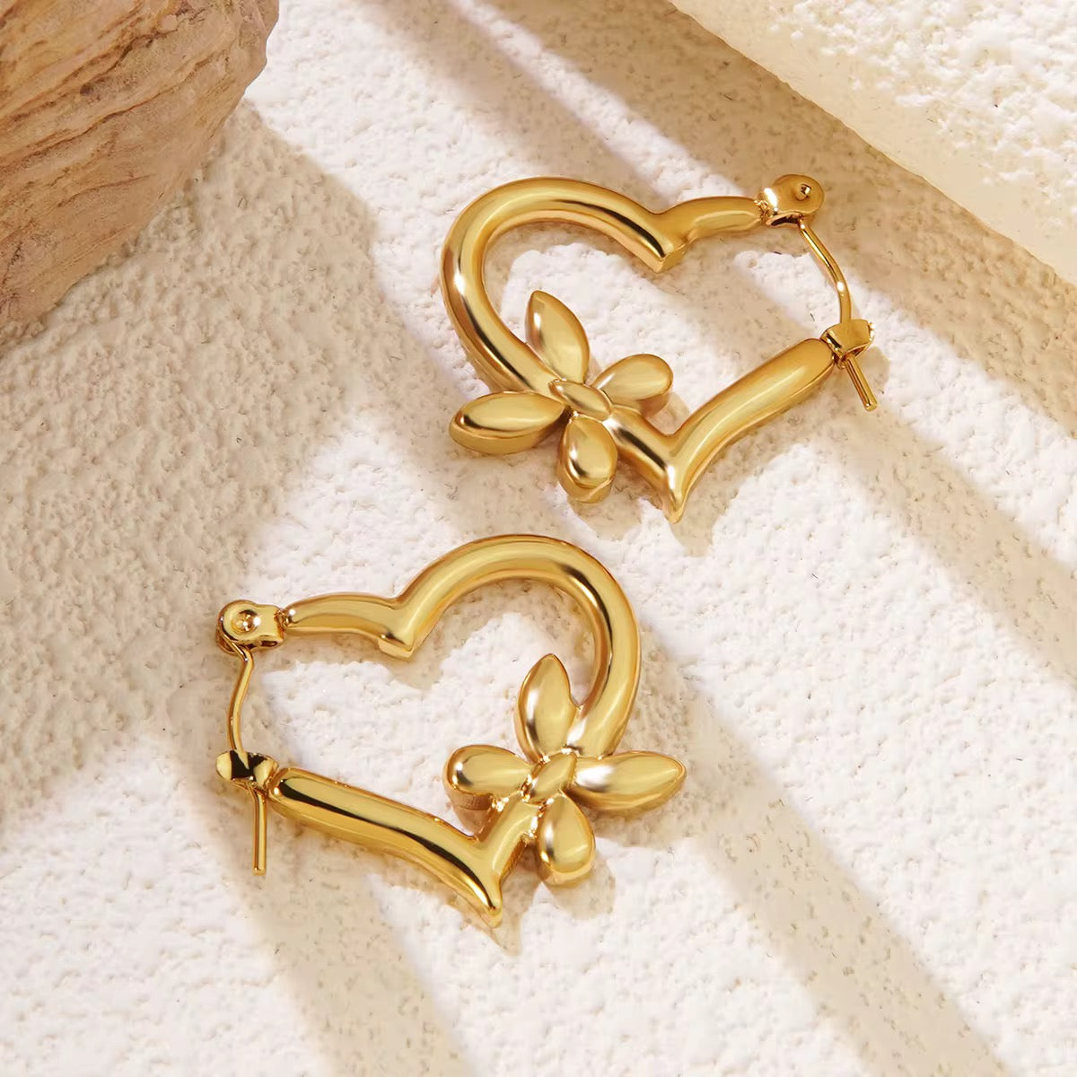 Kylie Amora Hoops – 18K Gold Anti-Tarnish