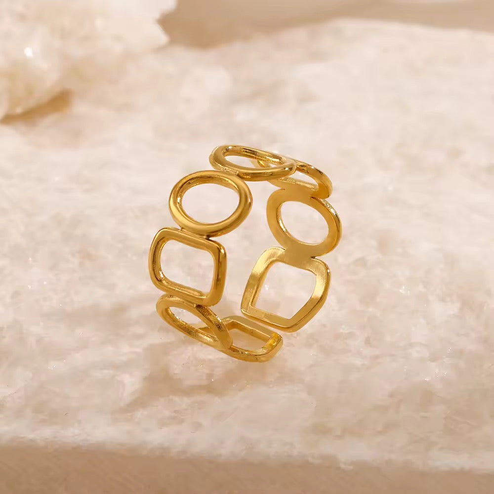 Hazel Eternity - 18K Gold Anti-Tarnish Ring