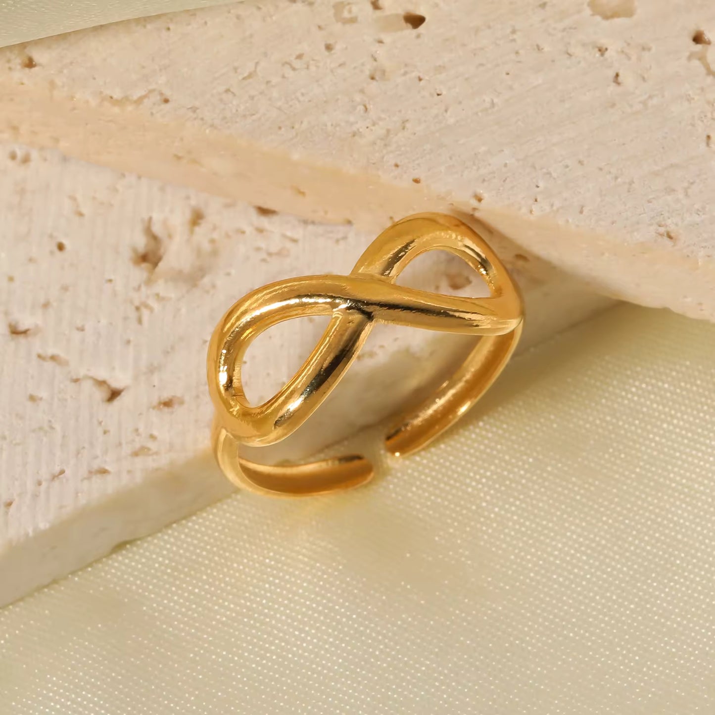 Riley Infinite - 18K Gold Anti-Tarnish Ring