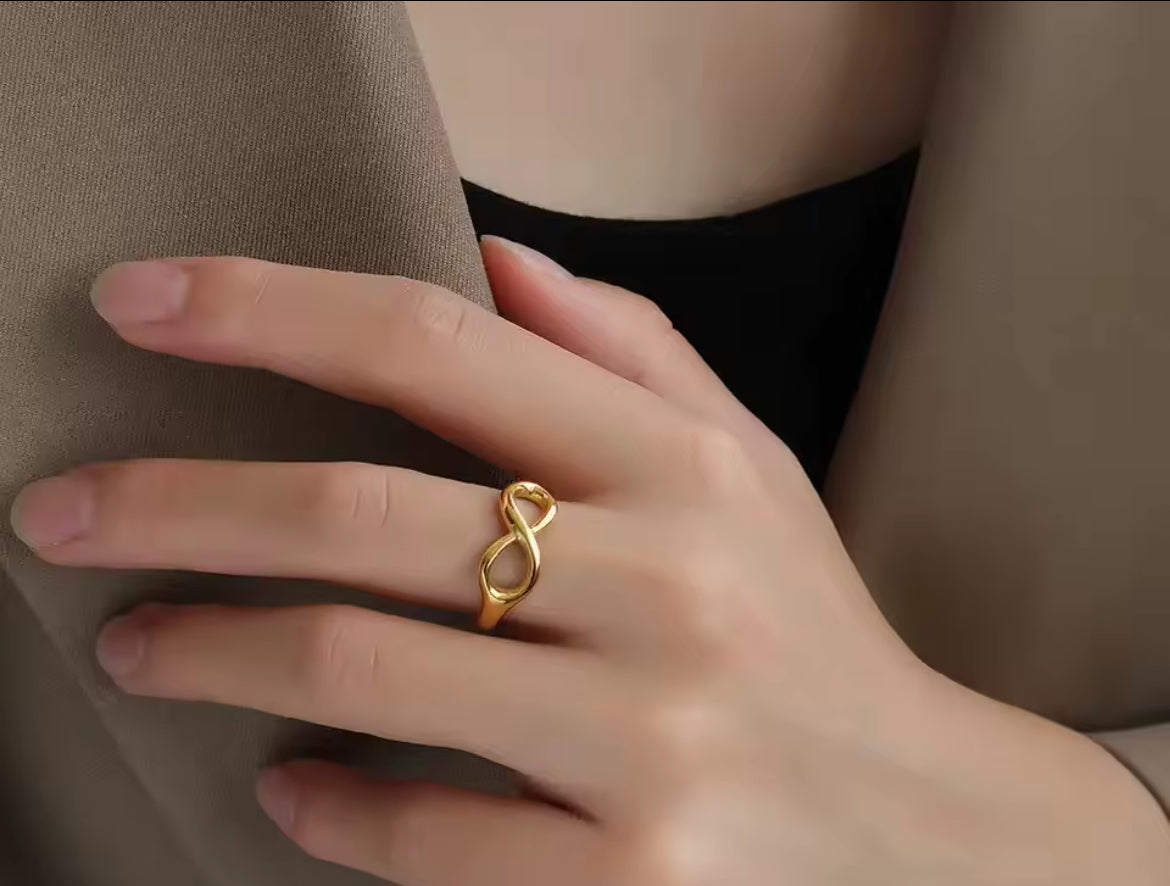 Riley Infinite - 18K Gold Anti-Tarnish Ring
