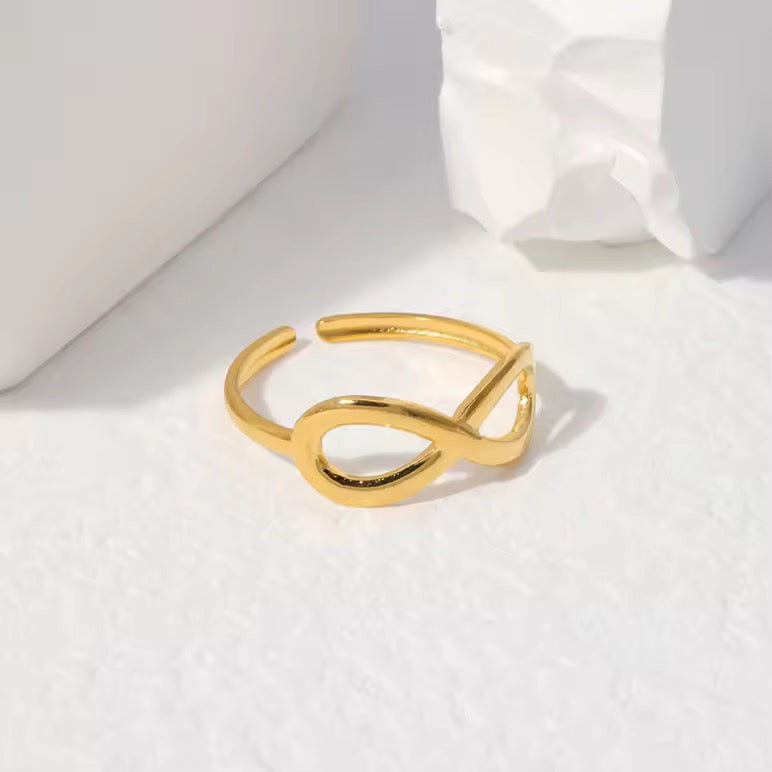 Riley Infinite - 18K Gold Anti-Tarnish Ring