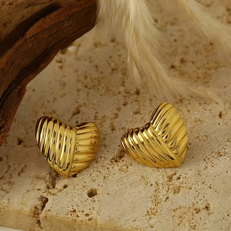 Poppy Heart earrings– 18K Gold Anti-Tarnish