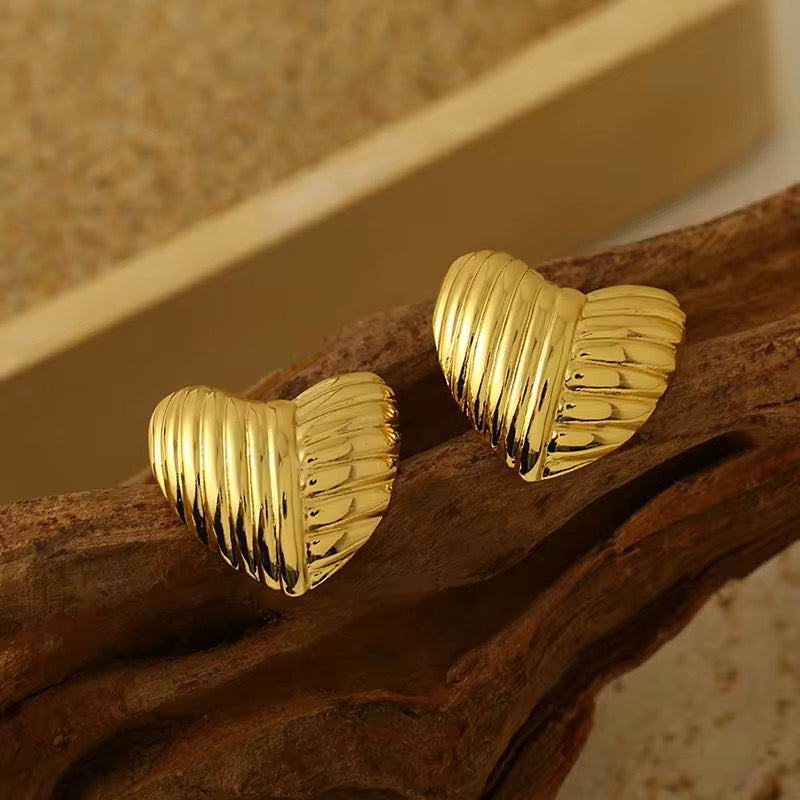 Poppy Heart earrings– 18K Gold Anti-Tarnish
