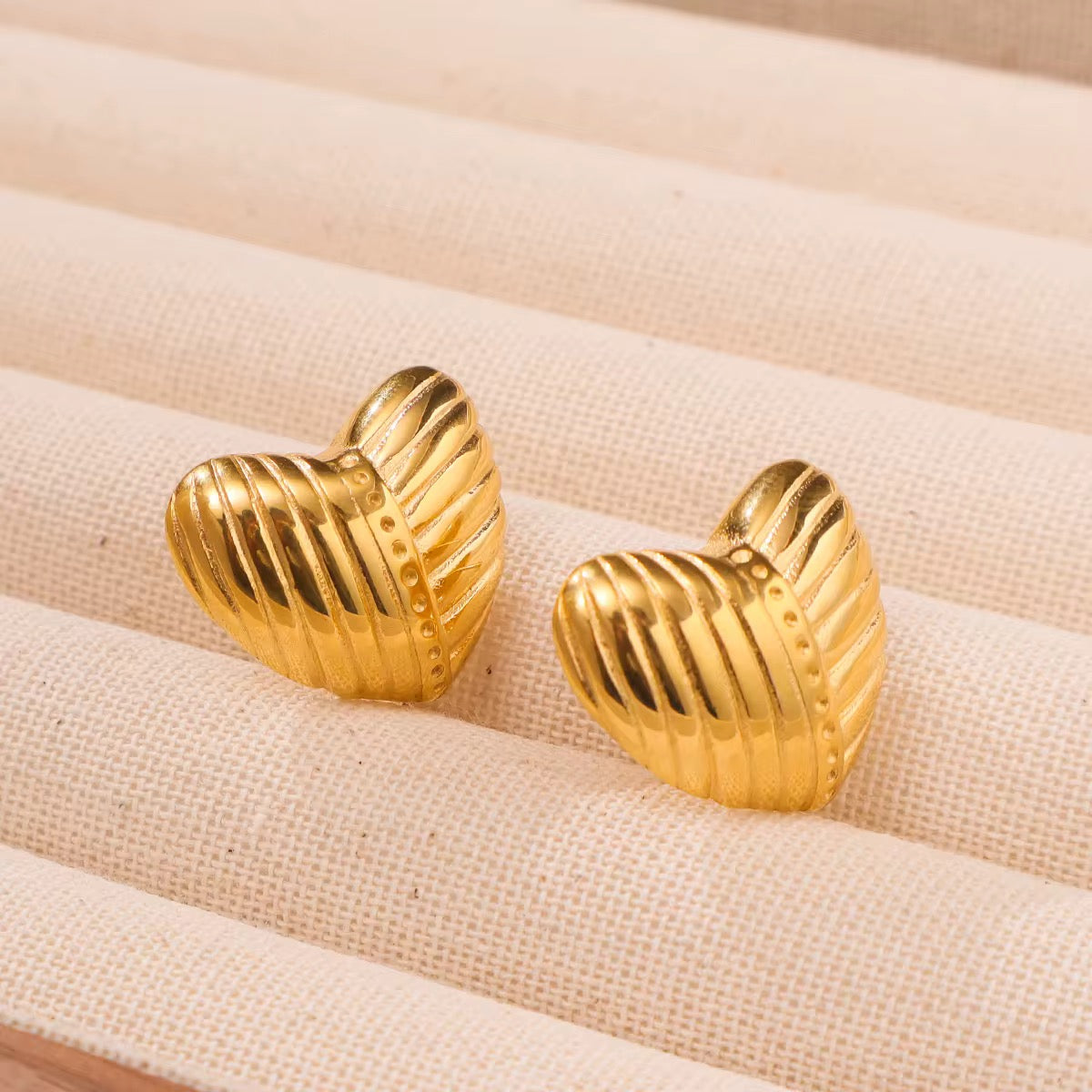 Poppy Heart earrings– 18K Gold Anti-Tarnish