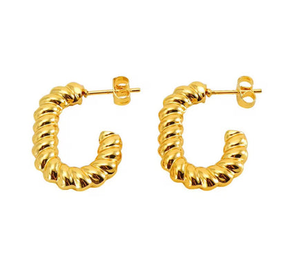Maisie Twist Hoops – 18K Gold Anti-Tarnish