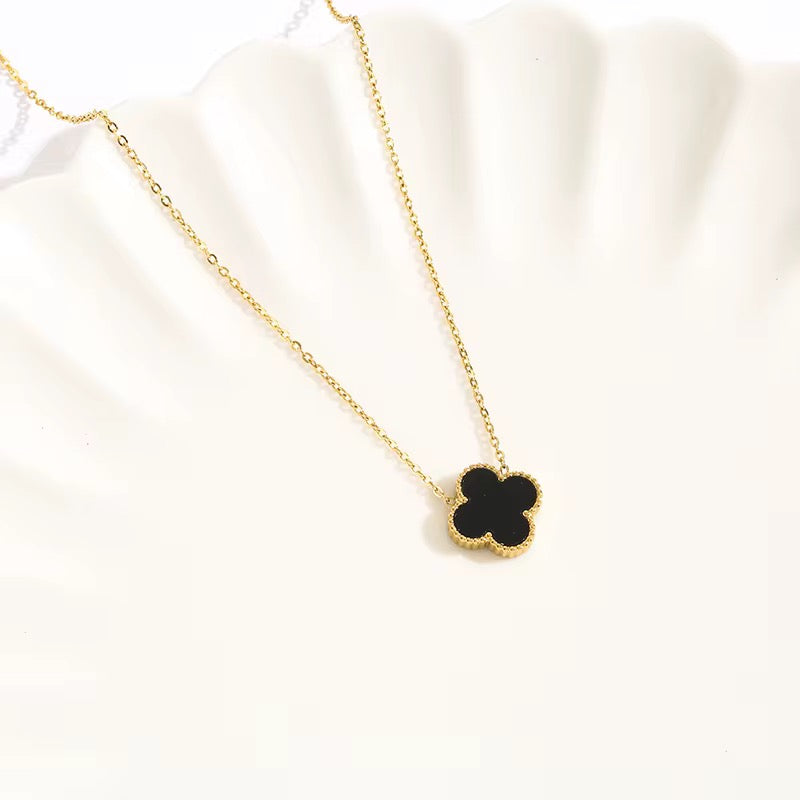 Zara Clover Necklace – 18K Gold Anti-Tarnish