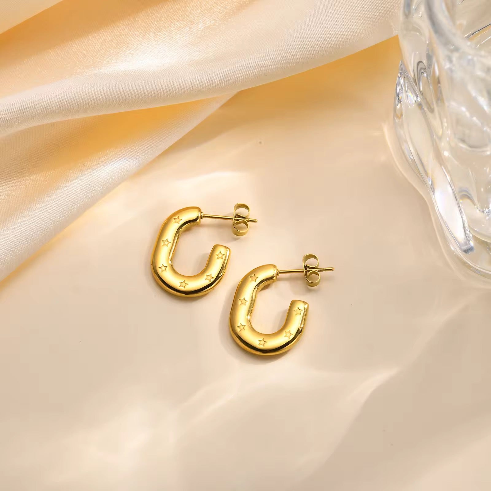 Helena Hoop Earrings - 18K Gold Anti-Tarnish