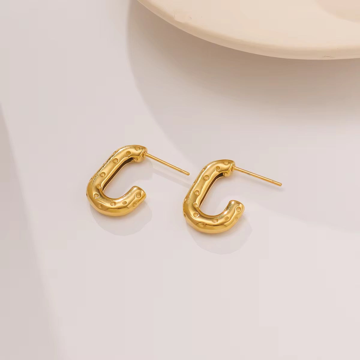 Helena Hoop Earrings - 18K Gold Anti-Tarnish