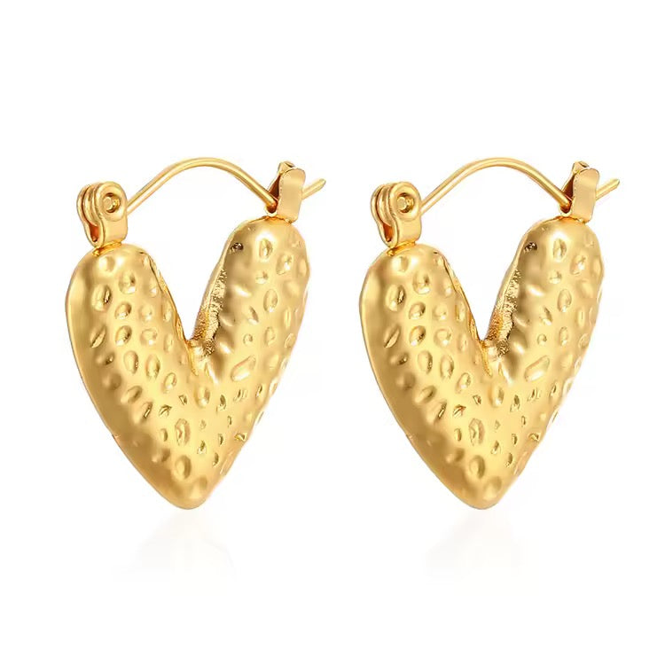 Calista Heart Hoop Earrings - 18K Gold Anti-Tarnish