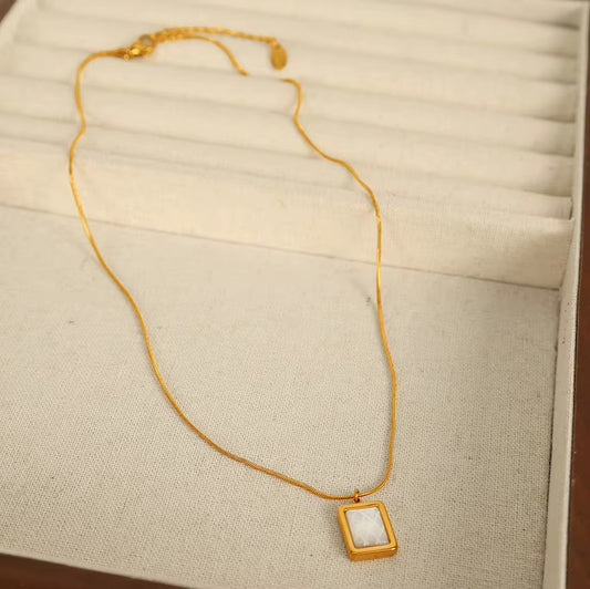 Isola Luxe Necklace - 18K Gold Anti-Tarnish
