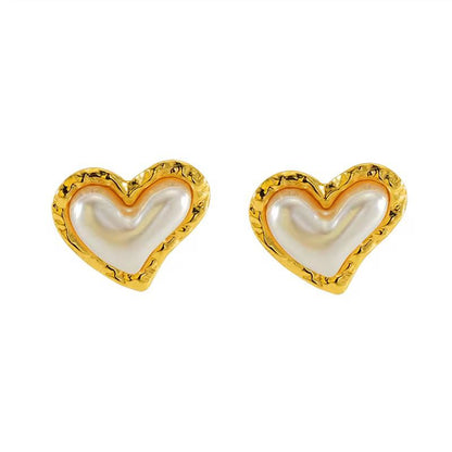 Ivy Amora Heart Earrings – 18K Gold Anti-Tarnish