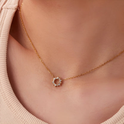 Luka Dainty Necklace - 18K Gold Anti-Tarnish