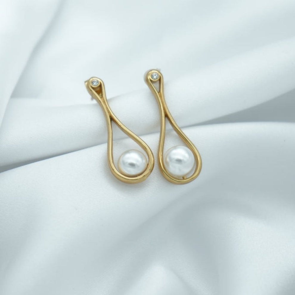 Kylee Pearl Drop Earrings – 18K Gold Anti-Tarnish