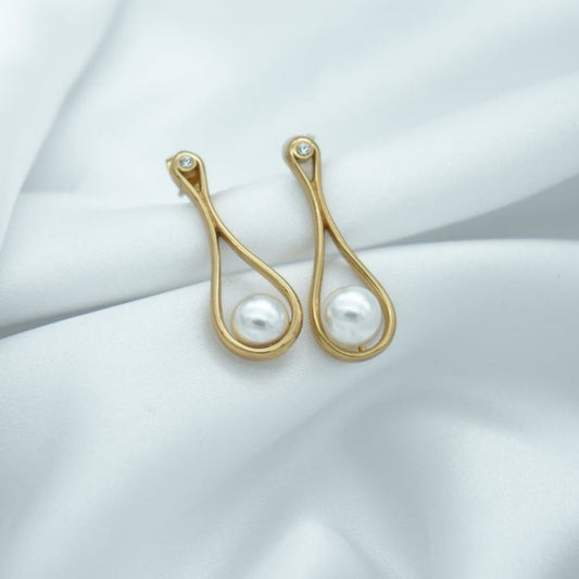 Kylee Pearl Drop Earrings – 18K Gold Anti-Tarnish